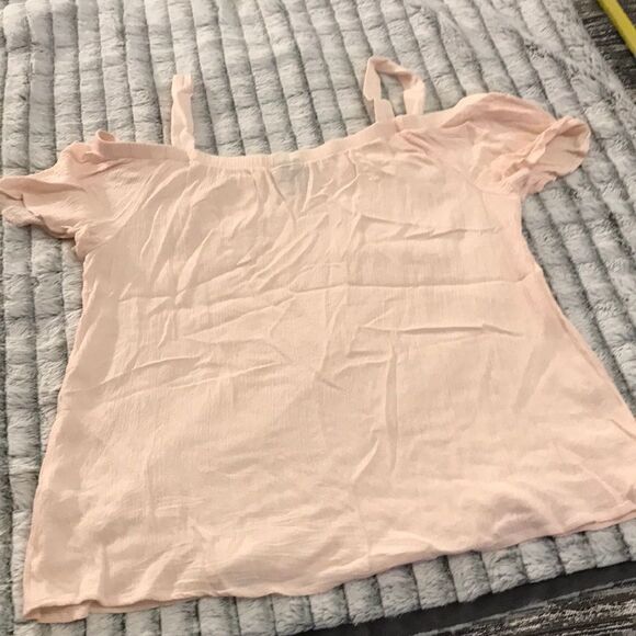 Cute off the shoulder bobeau top - Picture 2 of 5